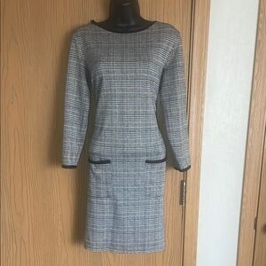 ❄️3/$15❄️ Max Studio Dress Knee-Length Long Sleeve